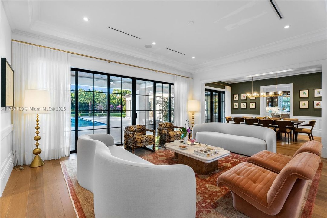 Recently Sold: $11,490,000 (7 beds, 8 baths, 7102 Square Feet)