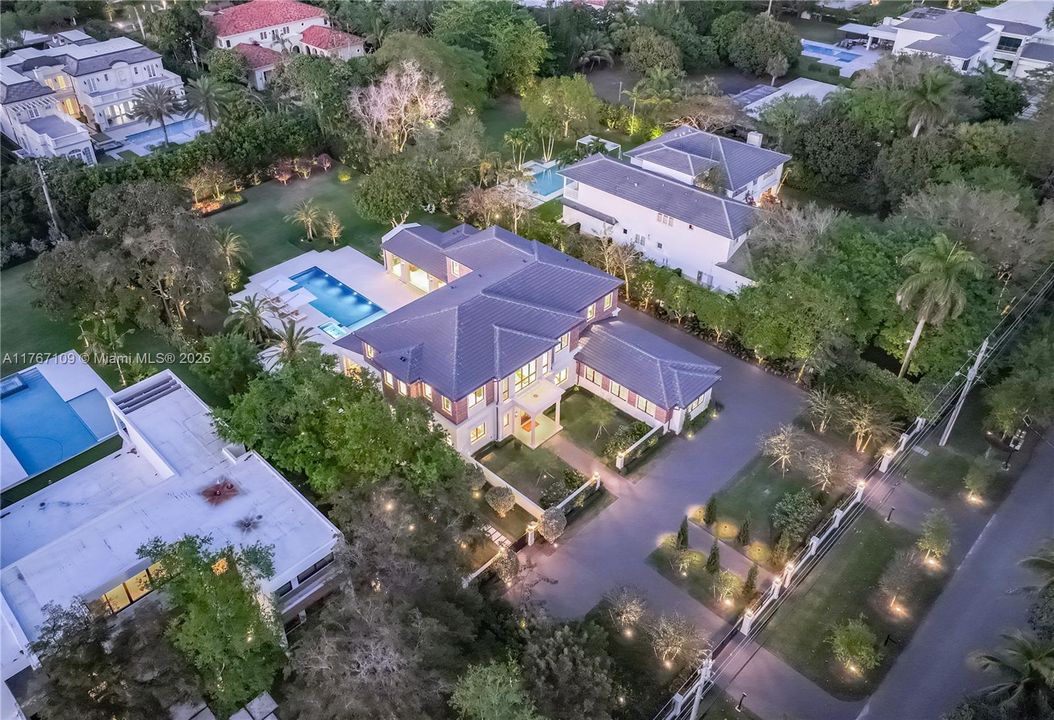 Recently Sold: $11,490,000 (7 beds, 8 baths, 7102 Square Feet)