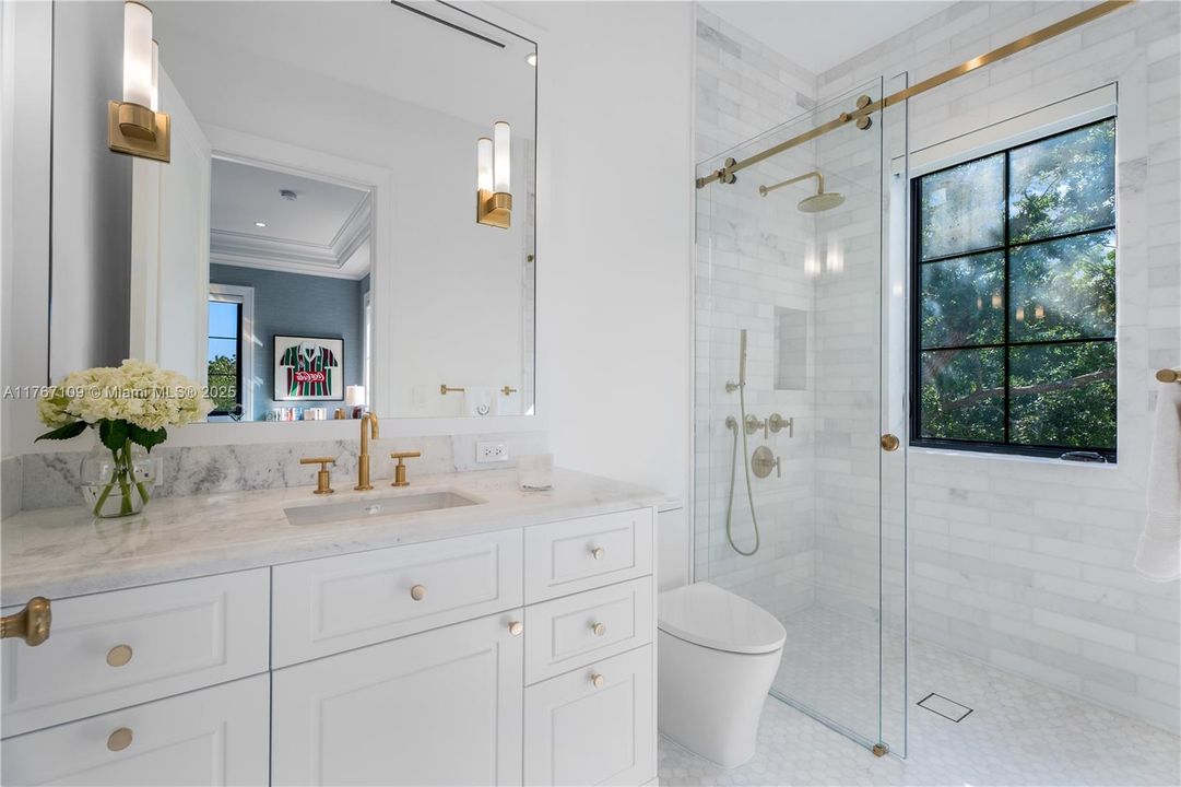 Recently Sold: $11,490,000 (7 beds, 8 baths, 7102 Square Feet)