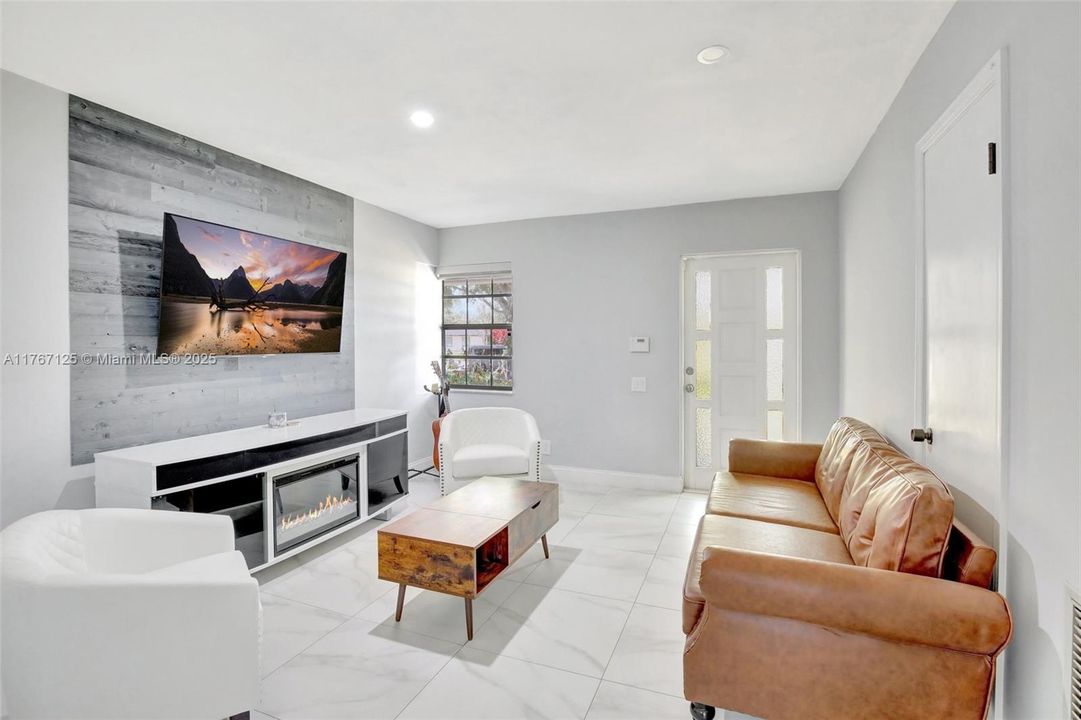 For Sale: $950,000 (3 beds, 2 baths, 2294 Square Feet)