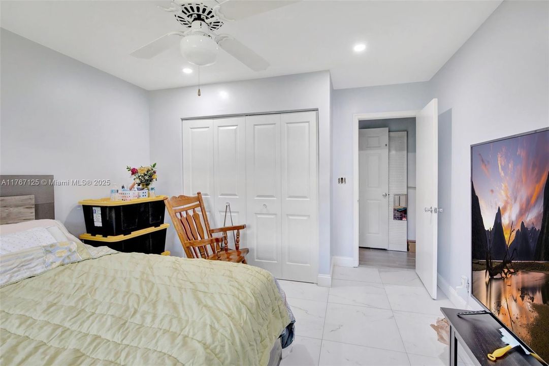 For Sale: $950,000 (3 beds, 2 baths, 2294 Square Feet)