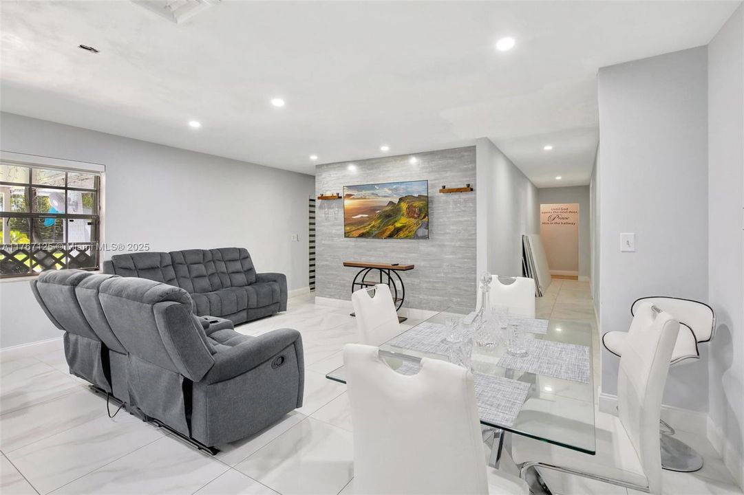 For Sale: $950,000 (3 beds, 2 baths, 2294 Square Feet)