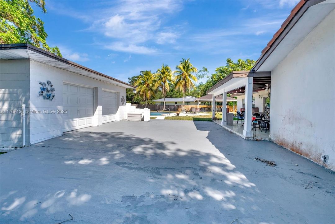 Recently Sold: $2,650,000 (4 beds, 3 baths, 3326 Square Feet)