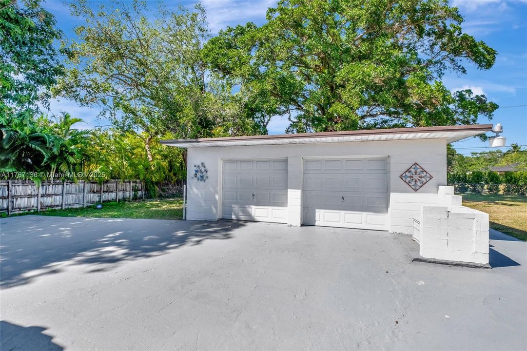 Recently Sold: $2,650,000 (4 beds, 3 baths, 3326 Square Feet)