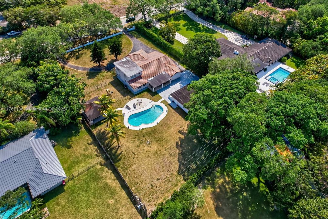 Recently Sold: $2,650,000 (4 beds, 3 baths, 3326 Square Feet)