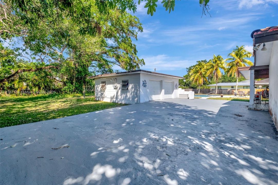 Recently Sold: $2,650,000 (4 beds, 3 baths, 3326 Square Feet)