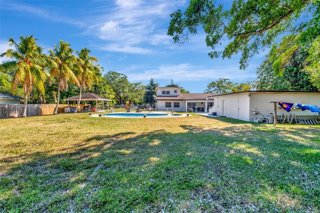 Recently Sold: $2,650,000 (4 beds, 3 baths, 3326 Square Feet)