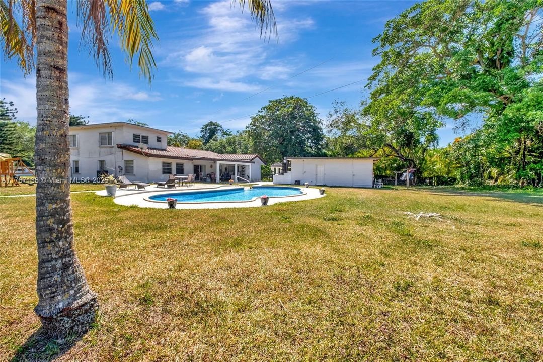 Recently Sold: $2,650,000 (4 beds, 3 baths, 3326 Square Feet)