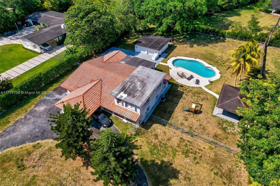 Recently Sold: $2,650,000 (4 beds, 3 baths, 3326 Square Feet)