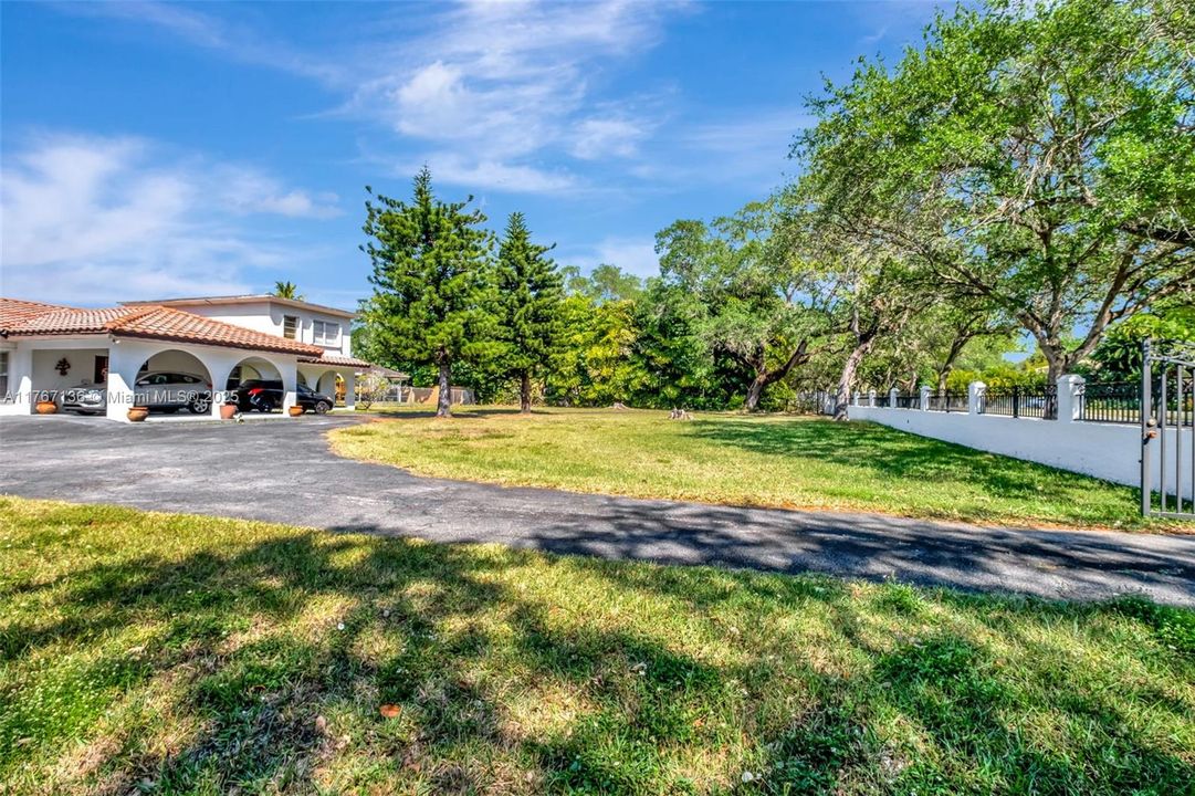 Recently Sold: $2,650,000 (4 beds, 3 baths, 3326 Square Feet)