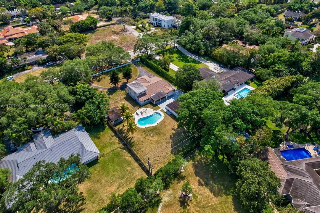 Recently Sold: $2,650,000 (4 beds, 3 baths, 3326 Square Feet)