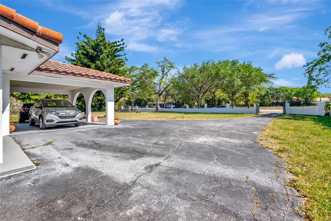 Recently Sold: $2,650,000 (4 beds, 3 baths, 3326 Square Feet)