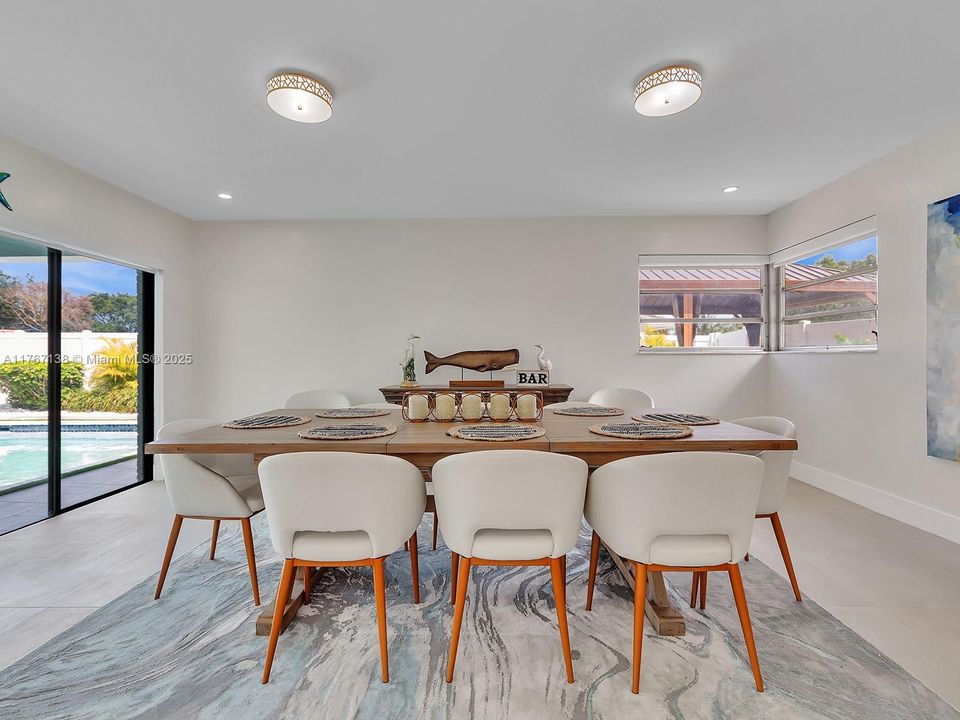 Recently Rented: $6,500 (5 beds, 4 baths, 2977 Square Feet)