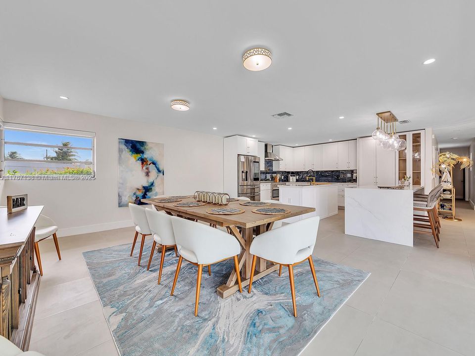 Recently Rented: $6,500 (5 beds, 4 baths, 2977 Square Feet)