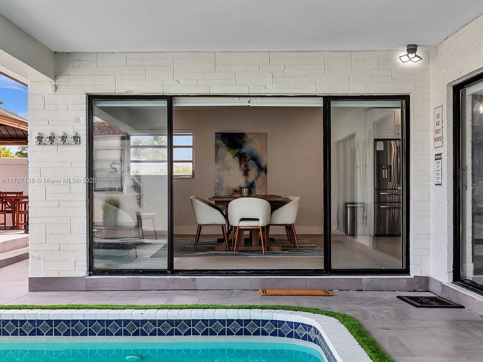 Recently Rented: $6,500 (5 beds, 4 baths, 2977 Square Feet)