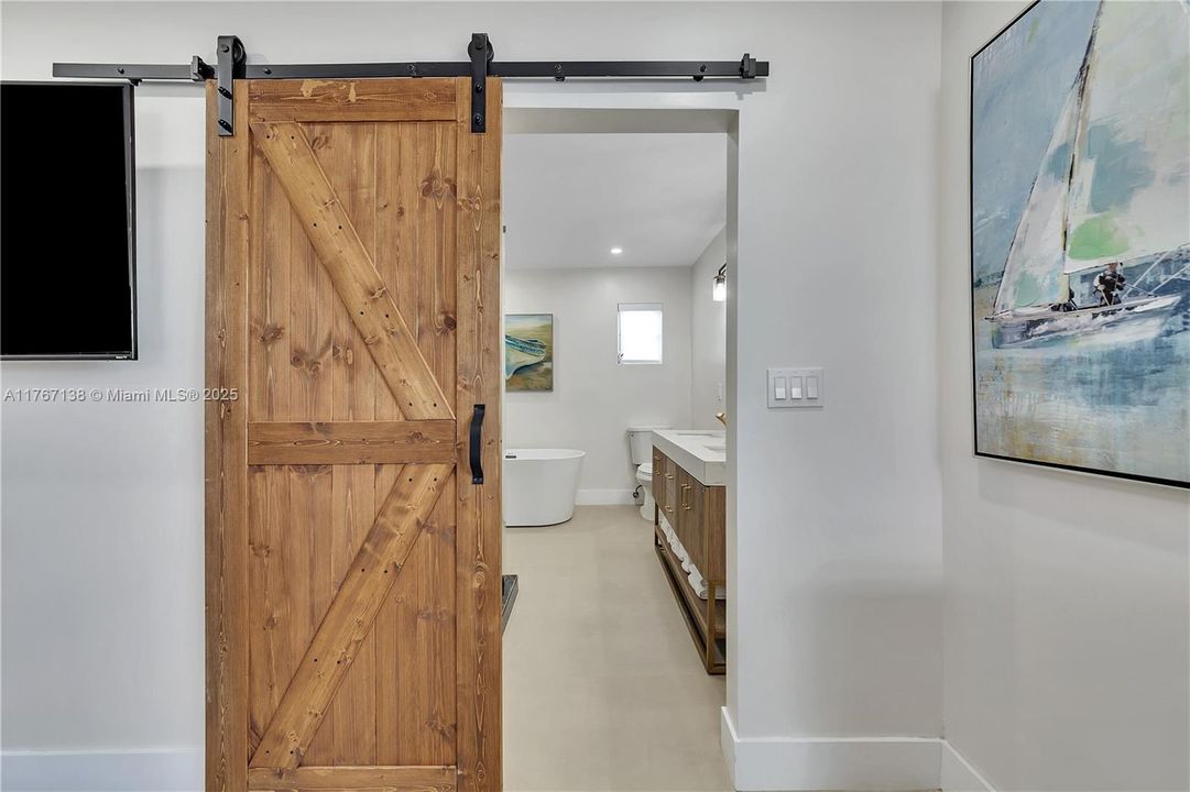 Recently Rented: $6,500 (5 beds, 4 baths, 2977 Square Feet)