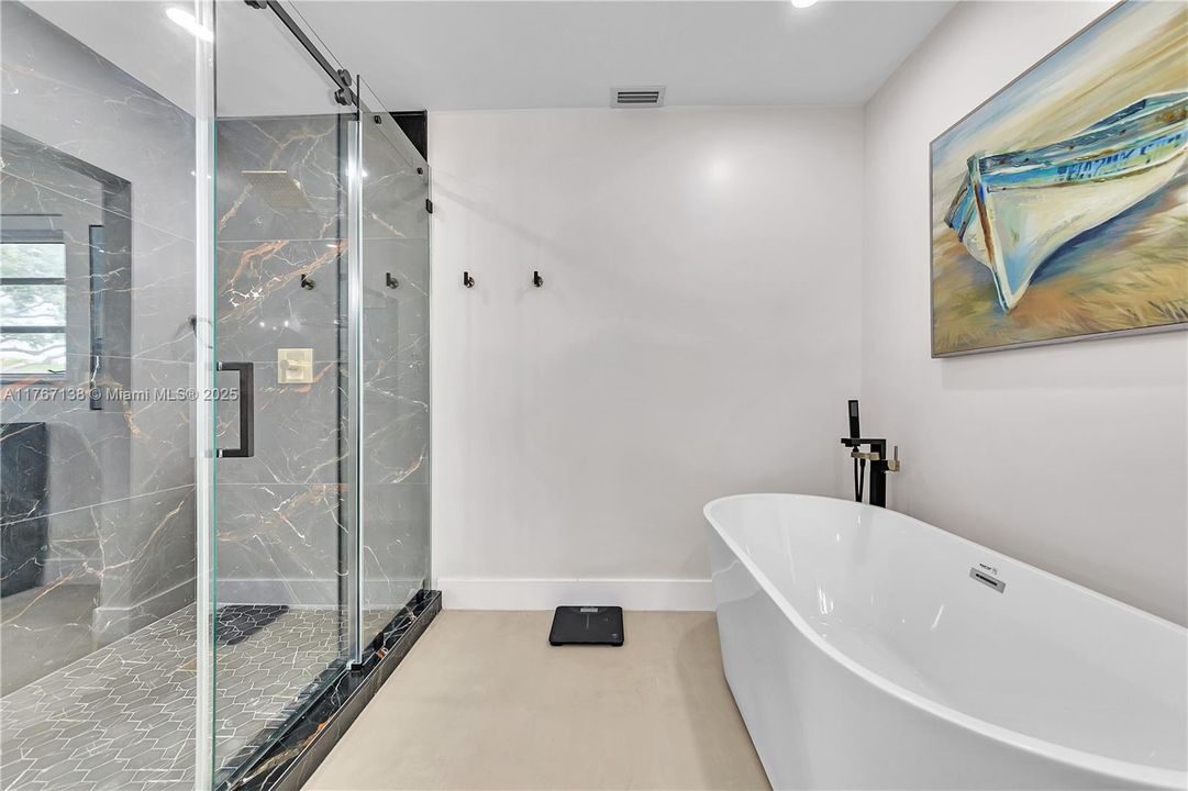 Recently Rented: $6,500 (5 beds, 4 baths, 2977 Square Feet)