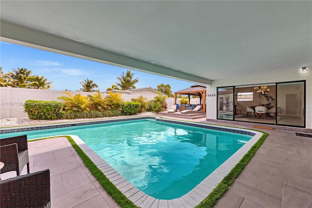 Recently Rented: $6,500 (5 beds, 4 baths, 2977 Square Feet)