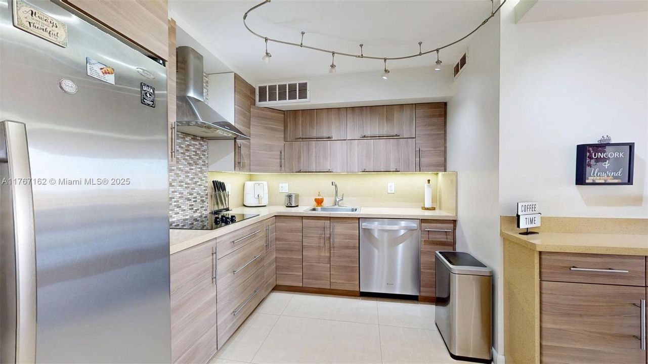 最近租的: $2,500 (2 贝兹, 2 浴室, 1400 平方英尺)