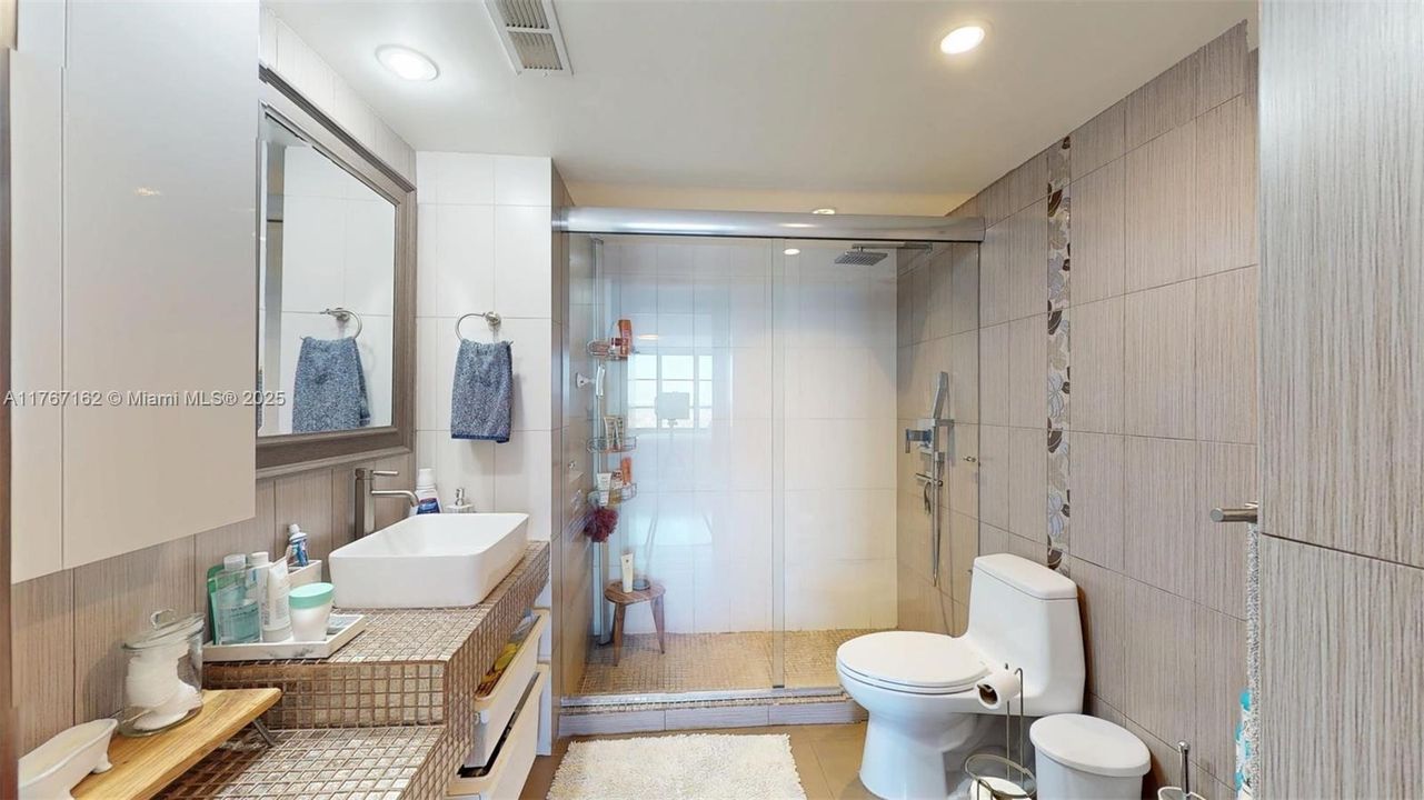 最近租的: $2,500 (2 贝兹, 2 浴室, 1400 平方英尺)