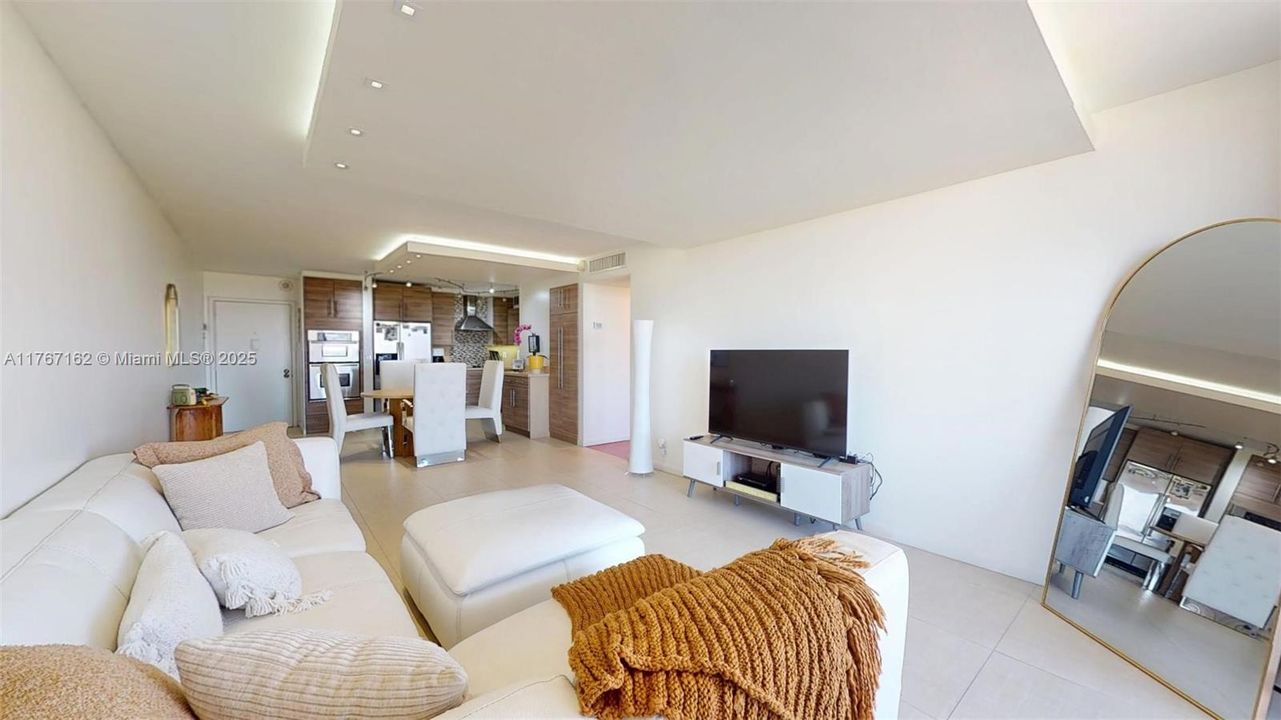 最近租的: $2,500 (2 贝兹, 2 浴室, 1400 平方英尺)