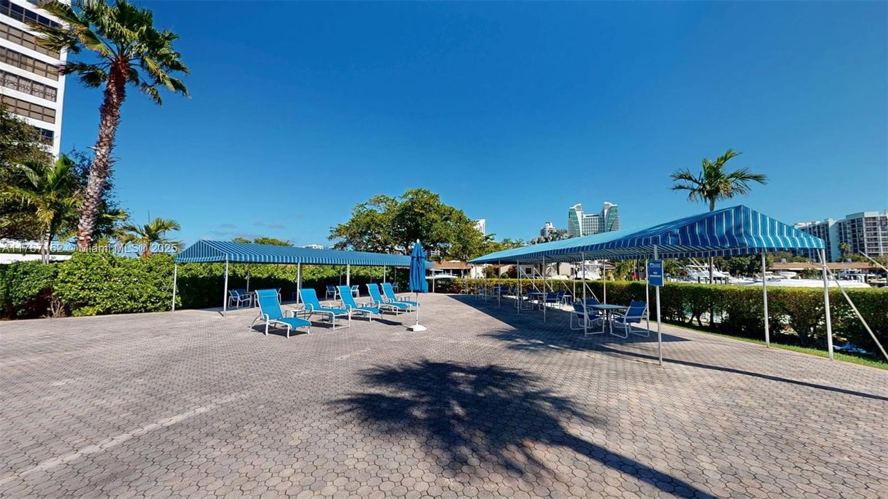 最近租的: $2,500 (2 贝兹, 2 浴室, 1400 平方英尺)