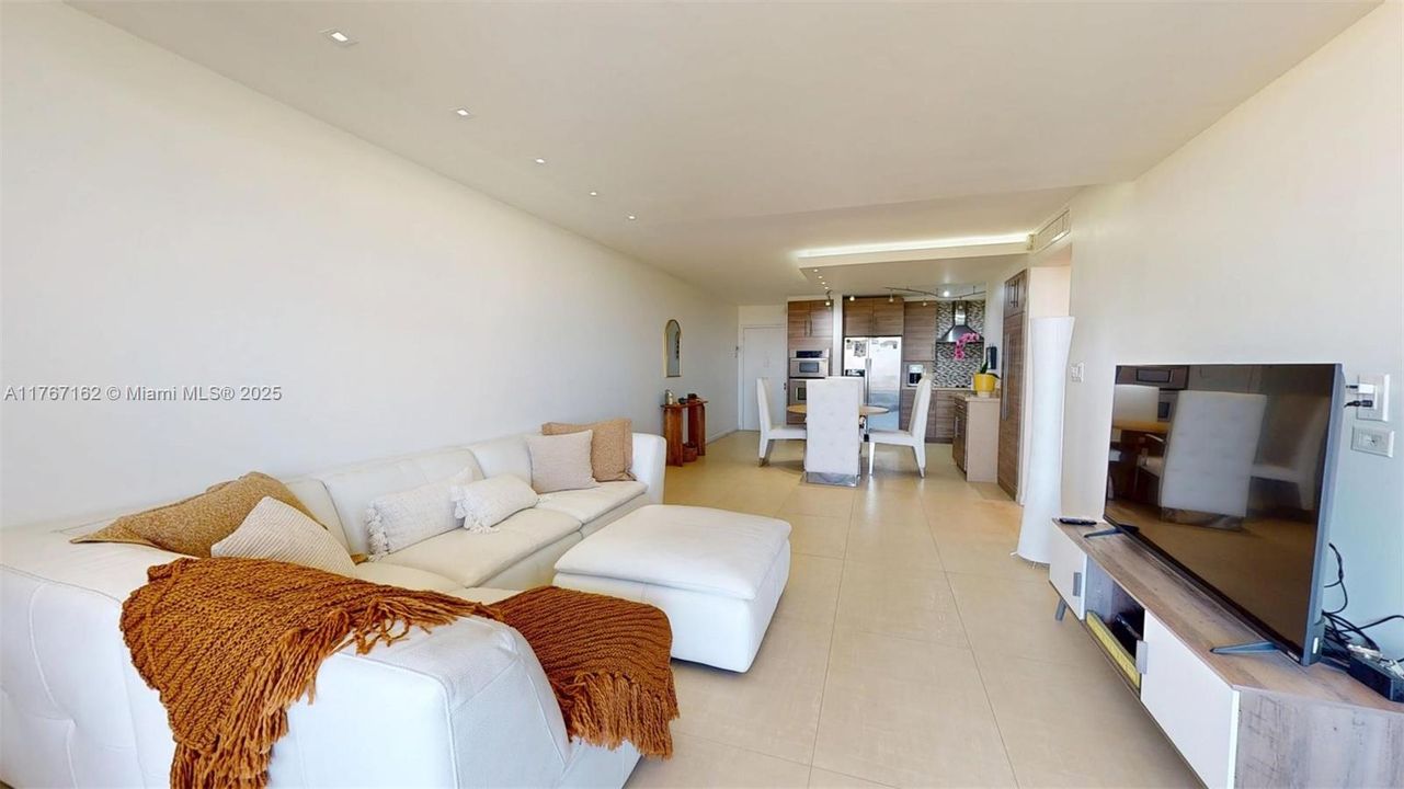 最近租的: $2,500 (2 贝兹, 2 浴室, 1400 平方英尺)