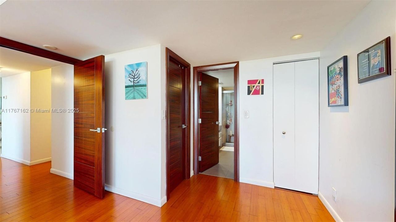 最近租的: $2,500 (2 贝兹, 2 浴室, 1400 平方英尺)