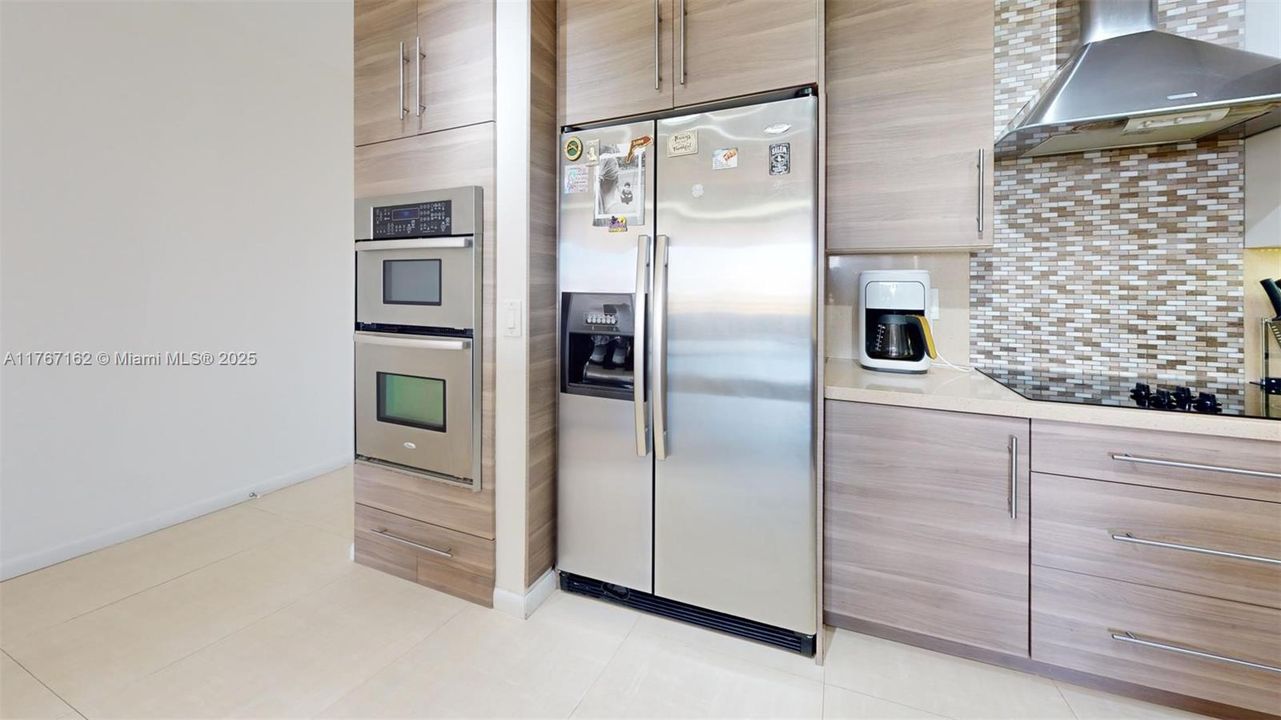 最近租的: $2,500 (2 贝兹, 2 浴室, 1400 平方英尺)