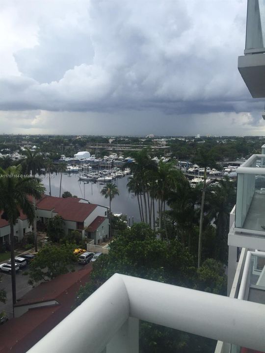 Recently Sold: $270,000 (1 beds, 1 baths, 637 Square Feet)