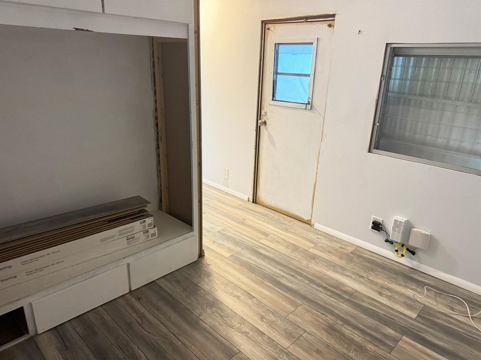 bedroom 002