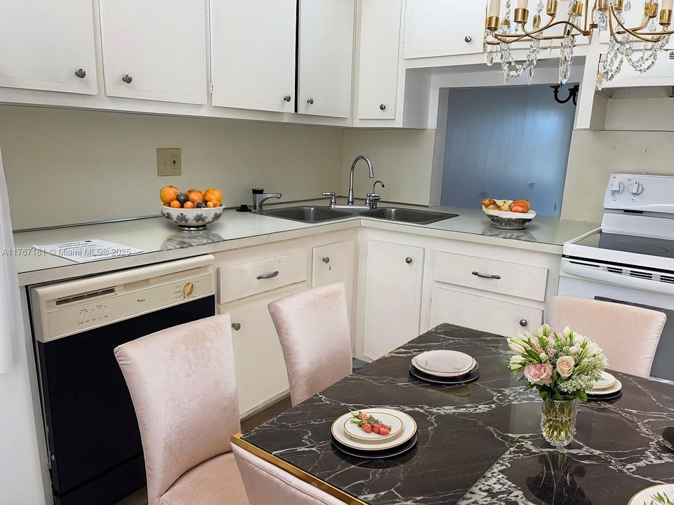 Recently Sold: $115,000 (2 beds, 2 baths, 880 Square Feet)