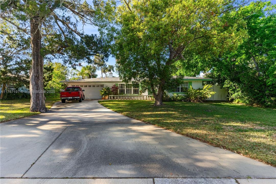 最近售出: $275,000 (2 贝兹, 1 浴室, 1320 平方英尺)