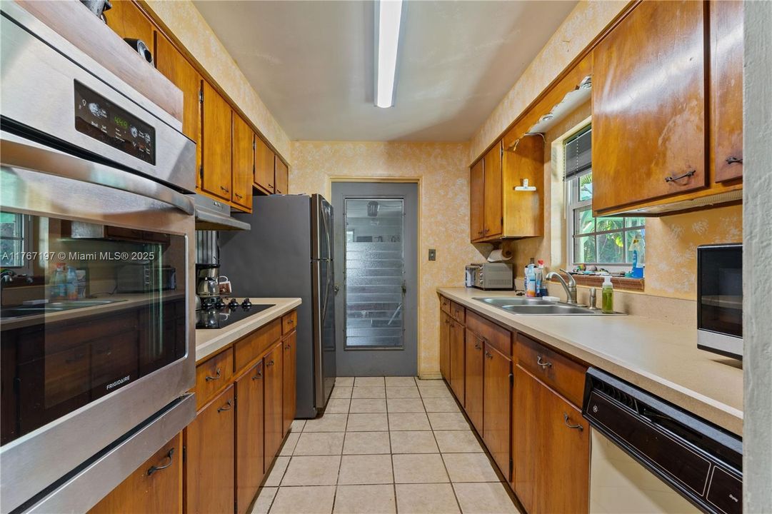 最近售出: $275,000 (2 贝兹, 1 浴室, 1320 平方英尺)