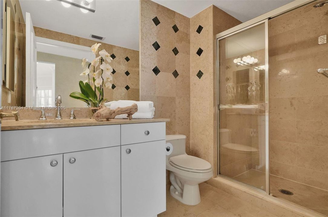 Vendido Recientemente: $1,650,000 (2 camas, 2 baños, 1550 Pies cuadrados)