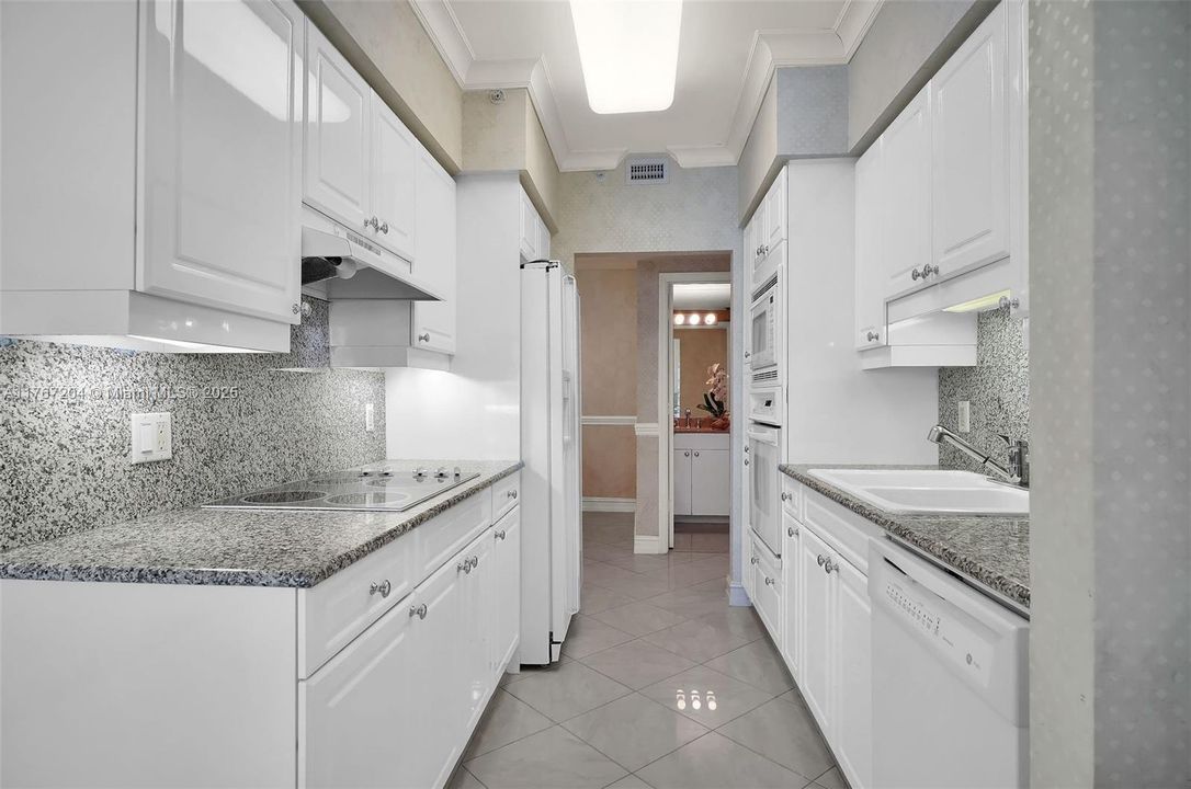 Vendido Recientemente: $1,650,000 (2 camas, 2 baños, 1550 Pies cuadrados)