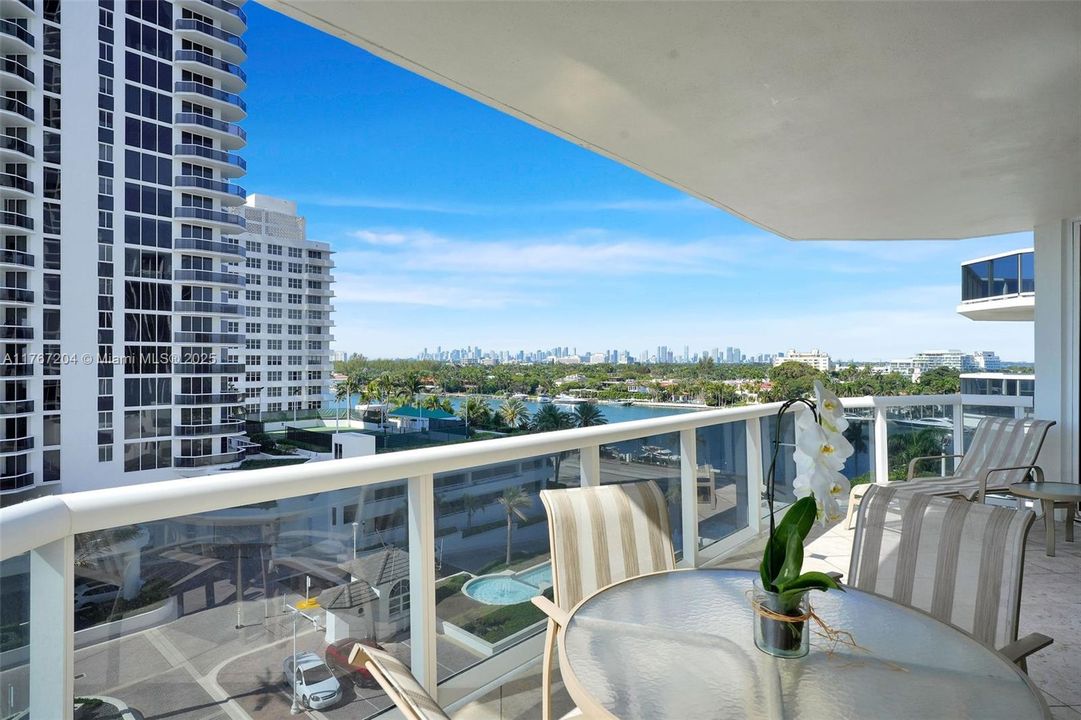 Vendido Recientemente: $1,650,000 (2 camas, 2 baños, 1550 Pies cuadrados)