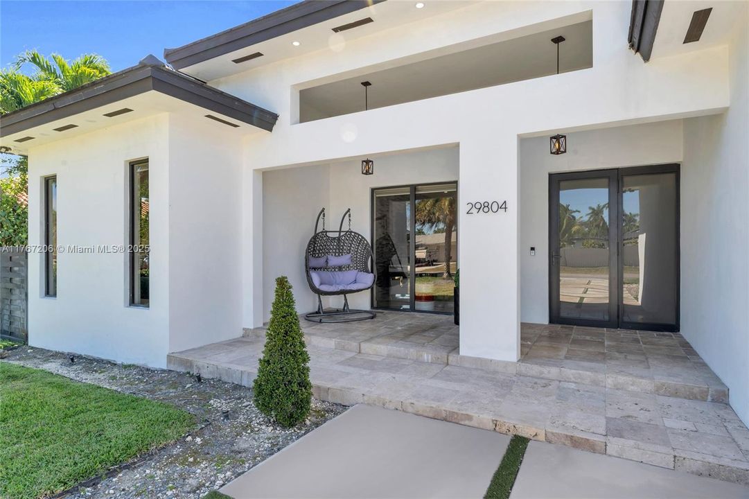 最近售出: $940,000 (4 贝兹, 3 浴室, 2145 平方英尺)