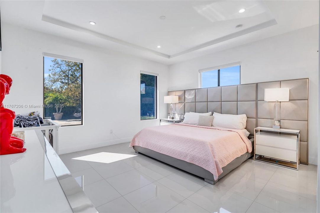 最近售出: $940,000 (4 贝兹, 3 浴室, 2145 平方英尺)