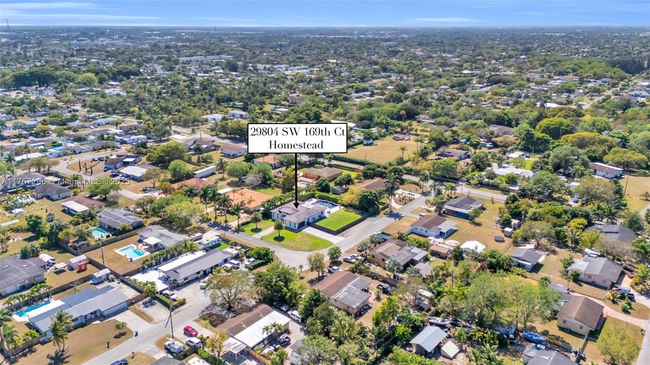 最近售出: $940,000 (4 贝兹, 3 浴室, 2145 平方英尺)