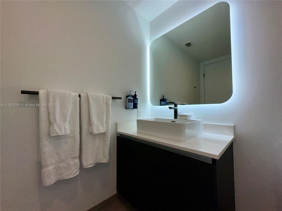 Vendido Recientemente: $379,000 (0 camas, 1 baños, 386 Pies cuadrados)