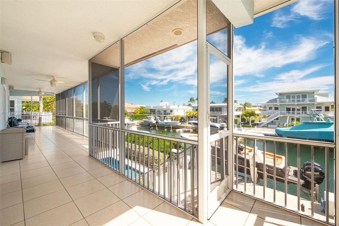 На продажу: $2,599,000 (3 спален, 2 ванн, 2010 Квадратных фут)