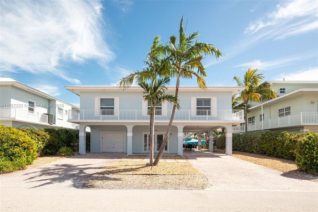 На продажу: $2,599,000 (3 спален, 2 ванн, 2010 Квадратных фут)