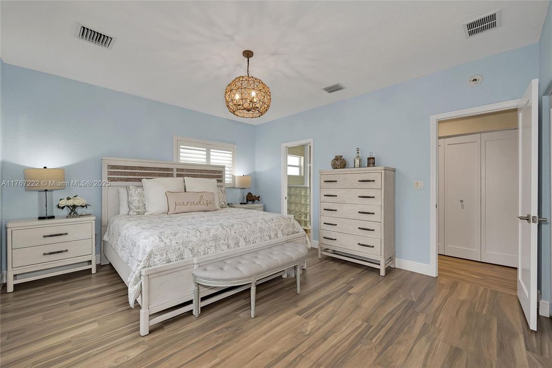 На продажу: $2,599,000 (3 спален, 2 ванн, 2010 Квадратных фут)