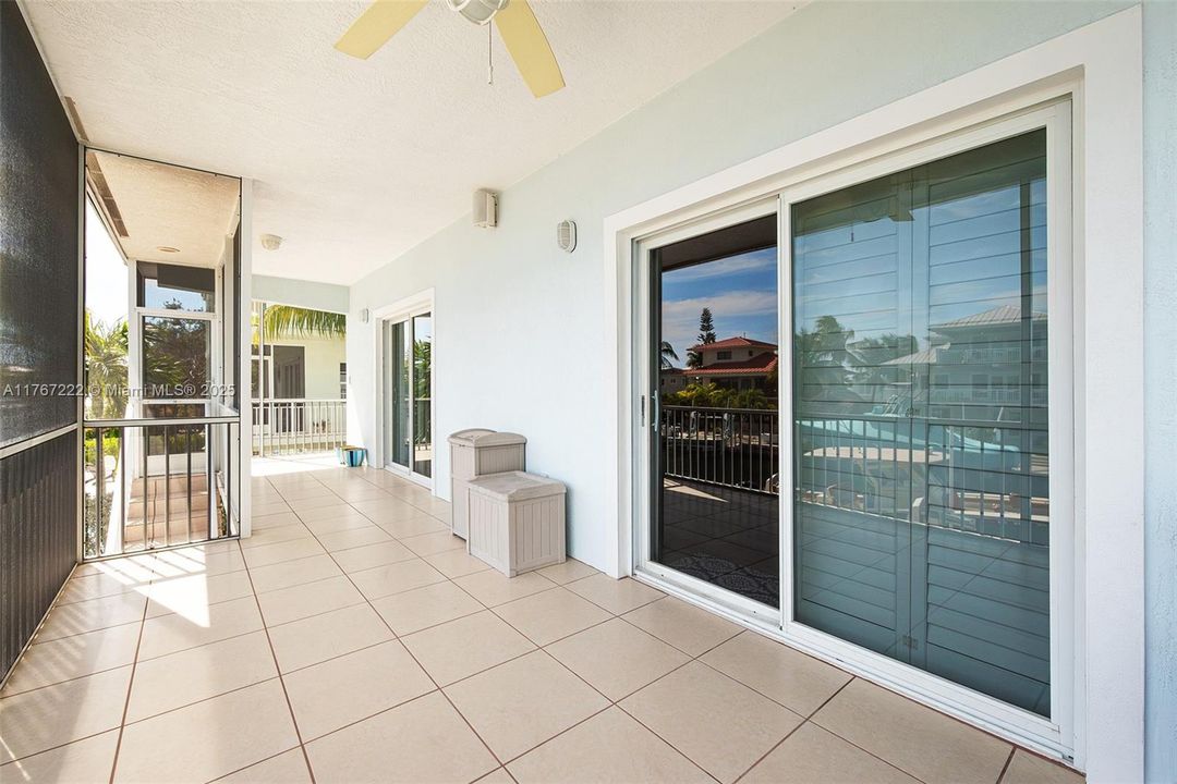 На продажу: $2,599,000 (3 спален, 2 ванн, 2010 Квадратных фут)