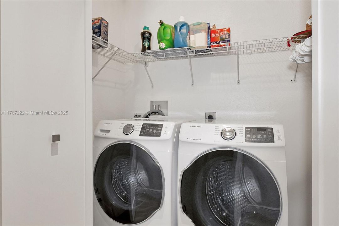 На продажу: $2,599,000 (3 спален, 2 ванн, 2010 Квадратных фут)