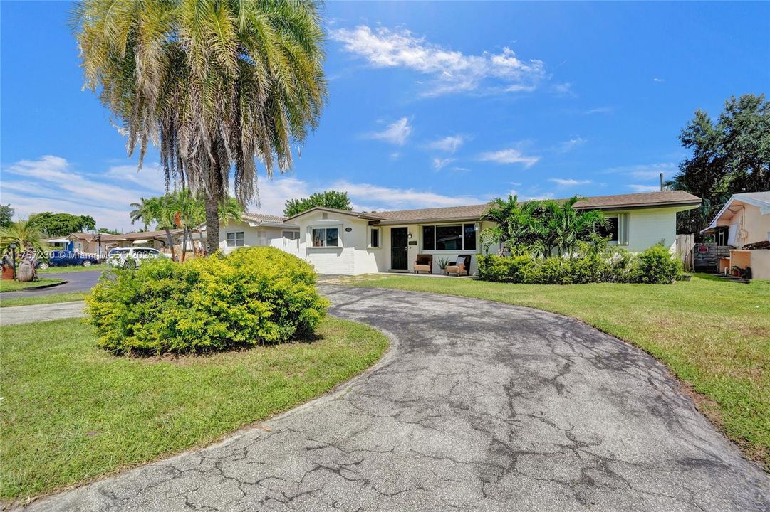 Recently Sold: $515,000 (3 beds, 2 baths, 1429 Square Feet)