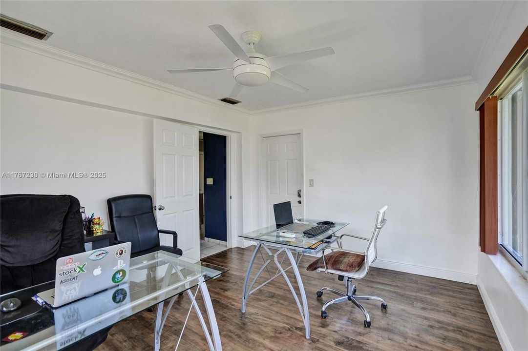 Recently Sold: $515,000 (3 beds, 2 baths, 1429 Square Feet)