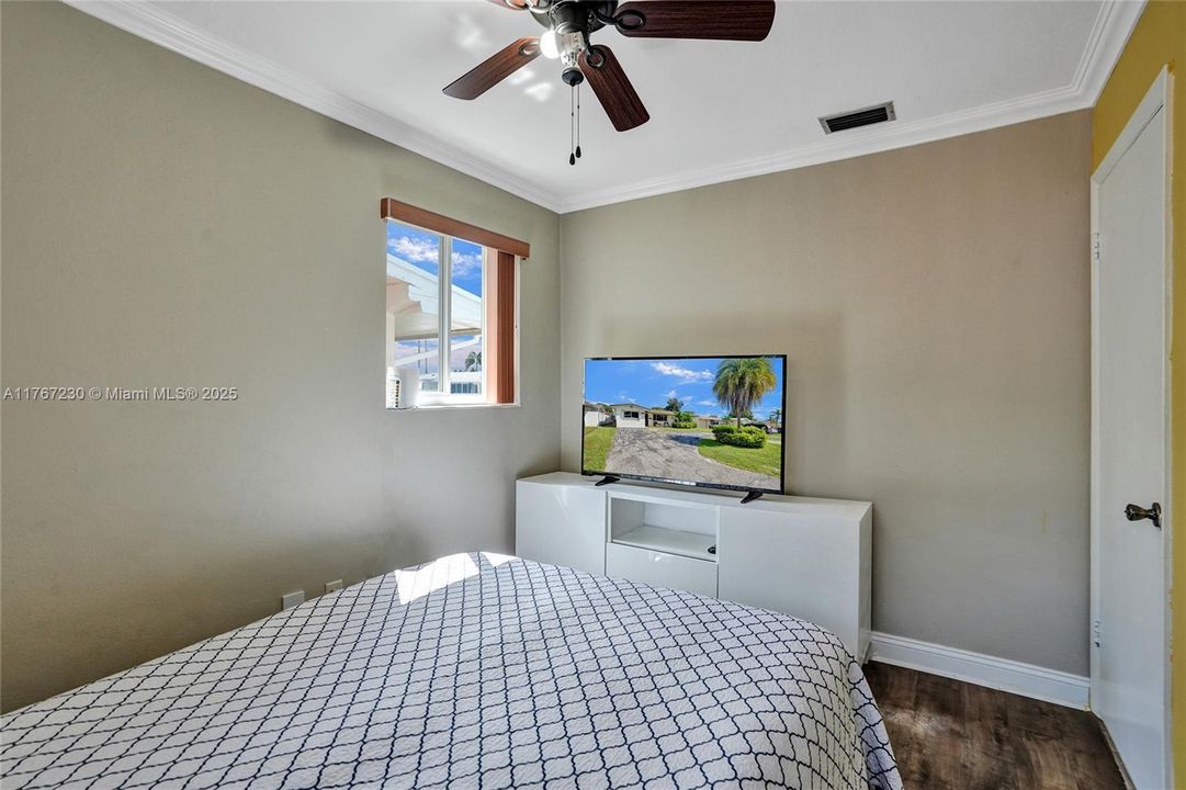 Recently Sold: $515,000 (3 beds, 2 baths, 1429 Square Feet)