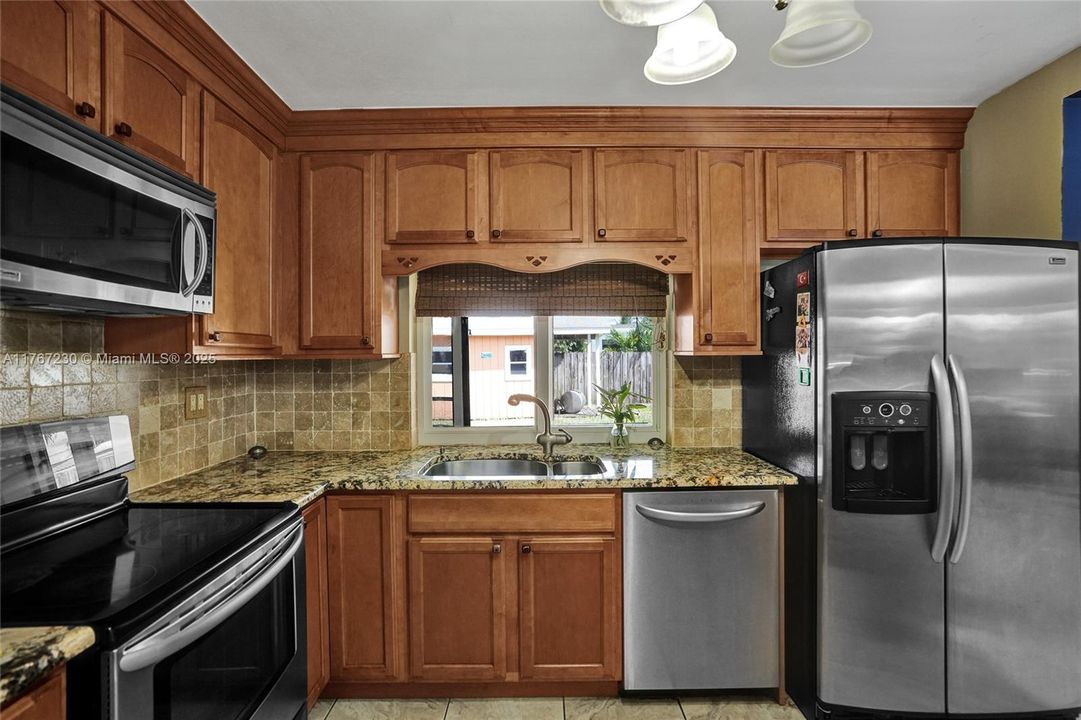 Recently Sold: $515,000 (3 beds, 2 baths, 1429 Square Feet)